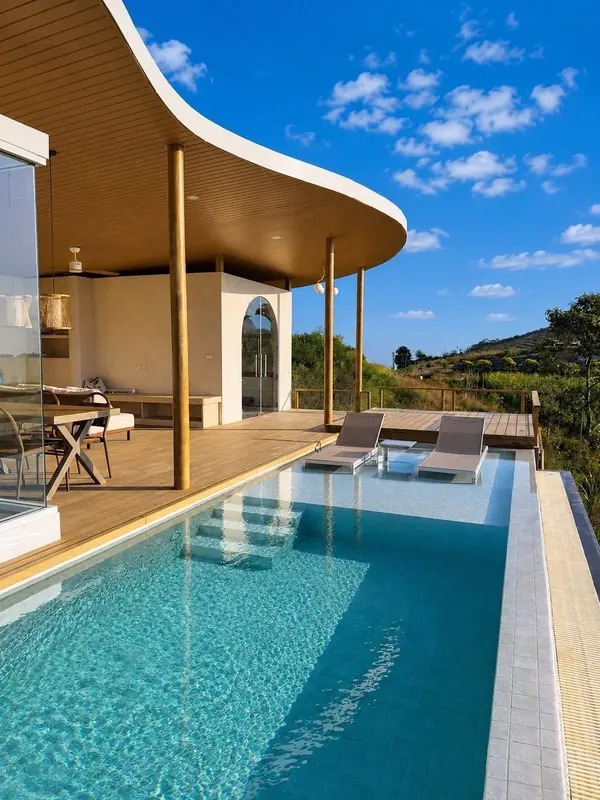 Private pool